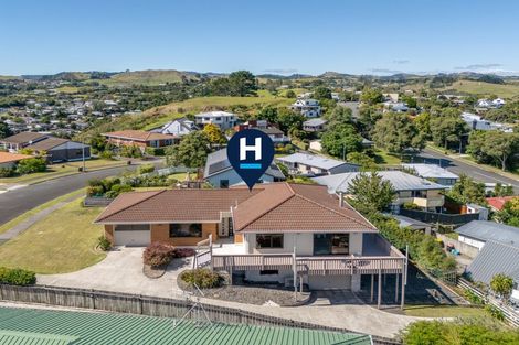 Photo of property in 15 Philomel Crest, Welcome Bay, Tauranga, 3112