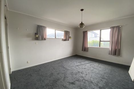 Photo of property in 2/22 Tui Glen Road, Birkenhead, Auckland, 0626