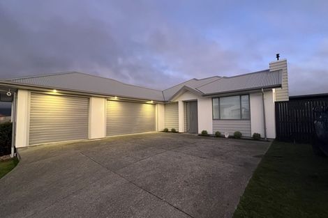 Photo of property in 5 Stratford Court, Fitzherbert, Palmerston North, 4410