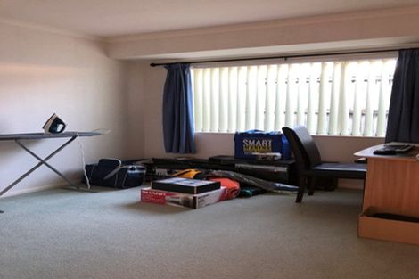 Photo of property in 8 Newinn Crescent, East Tamaki Heights, Auckland, 2016