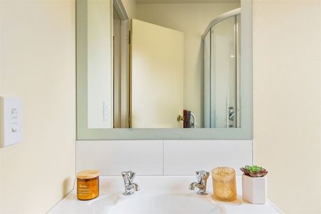 Photo of property in 20 Lanyon Place, Whitby, Porirua, 5024