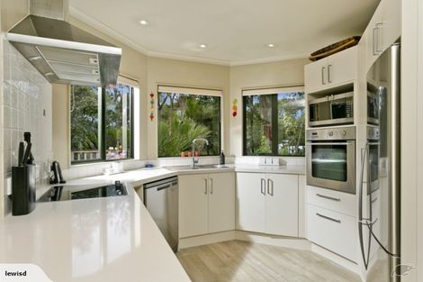 Photo of property in 1/40 Tui Glen Road, Birkenhead, Auckland, 0626