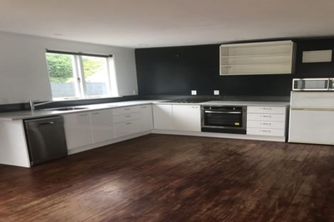 Photo of property in 60 Lathrope Road, Kumeu, 0892