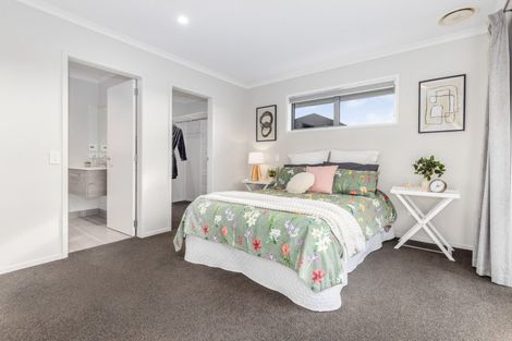 Photo of property in 7 Weatherdeck Close, Whitby, Porirua, 5024