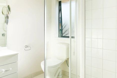 Photo of property in 1 Summerland Drive, Henderson, Auckland, 0612