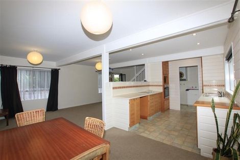 Photo of property in 1/105 Carlisle Road, Torbay, Auckland, 0632