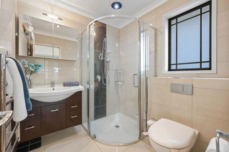 Photo of property in 16 Erceg Way, Rosehill, Papakura, 2113