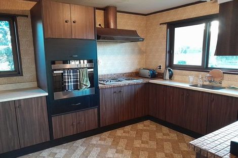 Photo of property in 2 Coronet Place, Awapuni, Palmerston North, 4412