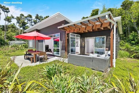 Photo of property in 3 William Pitcher Place, Greenhithe, Auckland, 0632