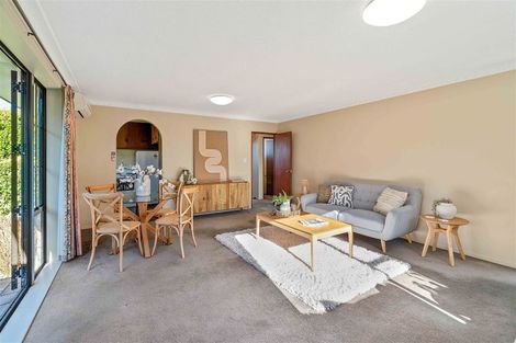 Photo of property in 2/14 Resolution Place, Bryndwr, Christchurch, 8053