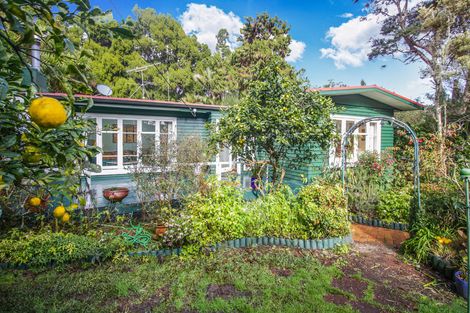 Photo of property in 16 Waima Crescent, Titirangi, Auckland, 0604