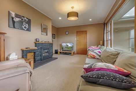 Photo of property in 4 Anzio Place, Awapuni, Palmerston North, 4412