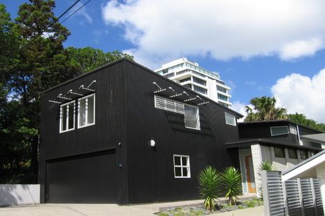 Photo of property in 53 Stanley Point Road, Stanley Point, Auckland, 0624