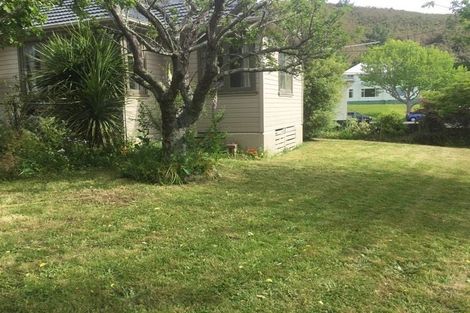 Photo of property in 4 Prouse Crescent, Naenae, Lower Hutt, 5011