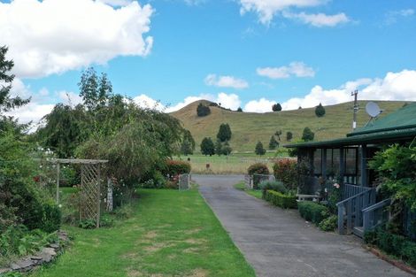 Photo of property in 2337 Rangiwahia Road, Rangiwahia, Kimbolton, 4774