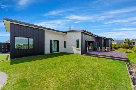 Photo of property in 5 Taranui Way, Paraparaumu Beach, Paraparaumu, 5032