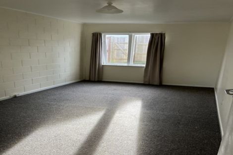 Photo of property in 9 Archbold Street, Newlands, Wellington, 6037