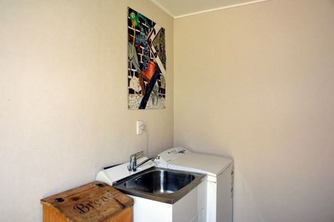 Photo of property in 82 Shields Street, Clyde, 9330