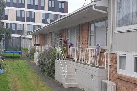 Photo of property in 2/40 Rosebank Road, Avondale, Auckland, 1026