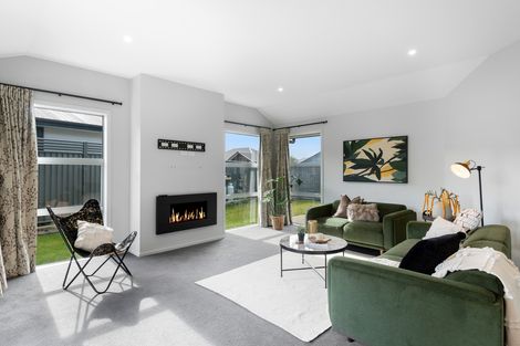 Photo of property in 15 Caledonia Drive, Mosgiel, 9024