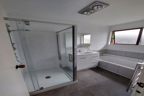 Photo of property in 21 Rhinevale Close, Henderson, Auckland, 0612