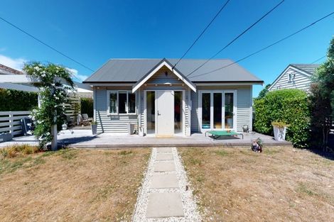 Photo of property in 143 Derwent Street, Island Bay, Wellington, 6023