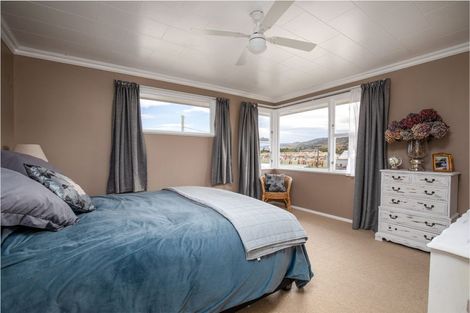 Photo of property in 107 Branxholm Street, Roxburgh, 9500