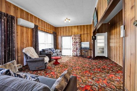 Photo of property in 9 Napier Street, Opunake, 4616