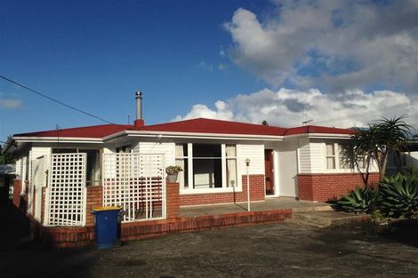 Photo of property in 39 Archibald Road, Kelston, Auckland, 0602