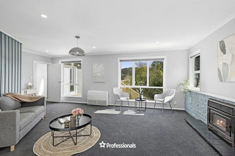 Photo of property in 21 Kennedy Grove, Stokes Valley, Lower Hutt, 5019