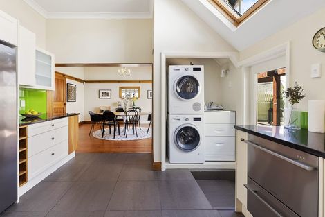 Photo of property in 25 Hawkestone Street, Thorndon, Wellington, 6011