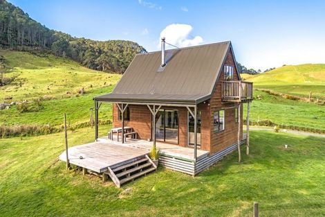 Photo of property in 64 Lees Road, Hahei, Whitianga, 3591