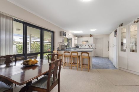 Photo of property in 14 Brookfield Place, Paraparaumu, 5032