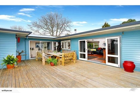 Photo of property in 4 Weatherly Road, Torbay, Auckland, 0630