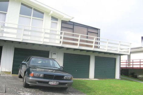 Photo of property in 11 Aspen Grove, Maungaraki, Lower Hutt, 5010