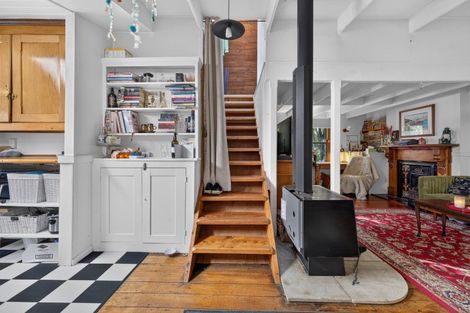 Photo of property in 38 Voelas Road, Lyttelton, 8082