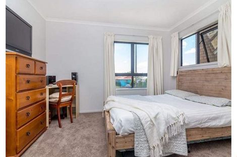 Photo of property in 410 Weymouth Road, Weymouth, Auckland, 2103