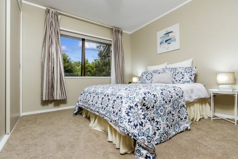 Photo of property in 9 Cairnbrae Court, Northcross, Auckland, 0632