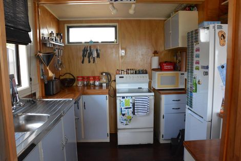 Photo of property in 5 Tokopapa Street, Mokau, 4376