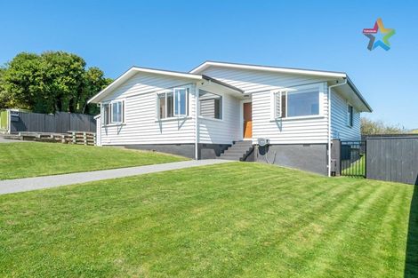 Photo of property in 2 Otira Grove, Kelson, Lower Hutt, 5010