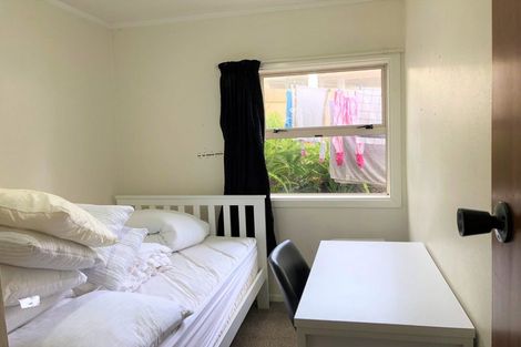 Photo of property in 61 Stanley Point Road, Stanley Point, Auckland, 0624