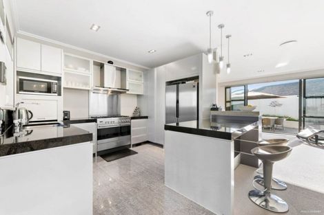 Photo of property in 8 Ellivani Rise, Pukekohe, 2120