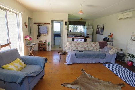 Photo of property in 37 Burnett Street, Kakanui, Oamaru, 9495