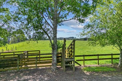 Photo of property in 1304 Glenbrook Road, Glenbrook, Waiuku, 2681