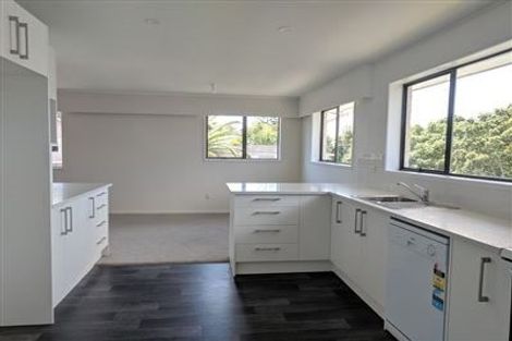 Photo of property in 14 Butterworth Drive, Glendene, Auckland, 0602