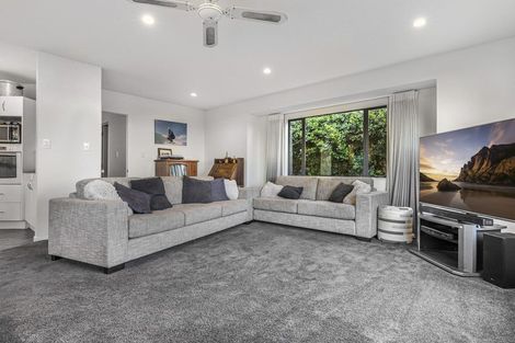 Photo of property in 66 Waiora Road, Stanmore Bay, Whangaparaoa, 0932