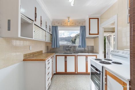 Photo of property in 22 Logan Street, Ebdentown, Upper Hutt, 5018