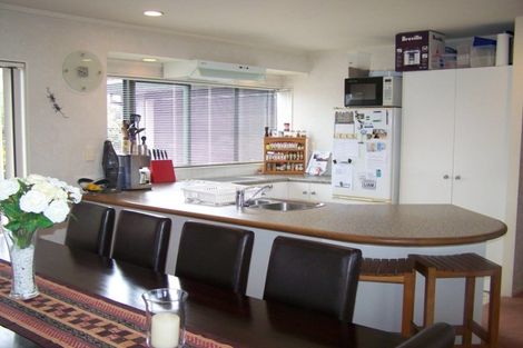 Photo of property in 76 Burswood Drive, Burswood, Auckland, 2013