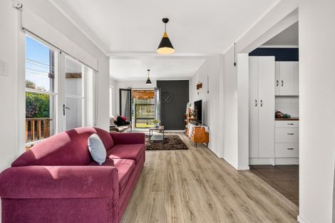 Photo of property in 6 Cambridge Street, Putaruru, 3411