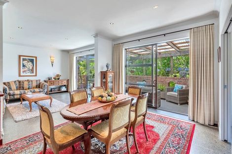 Photo of property in 21 South Kensington Way, Henderson, Auckland, 0612